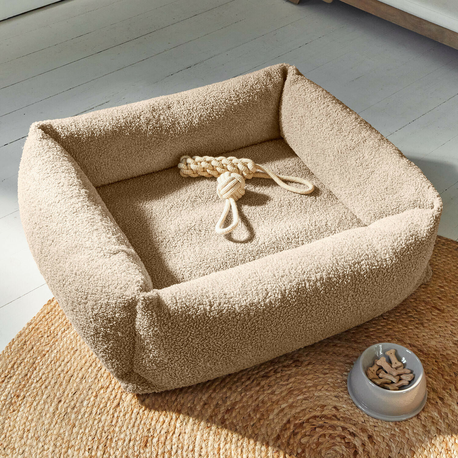 Cama para mascotas Giolena Cama para perro beige de material suave con juguete de cuerda y cuenco con golosinas