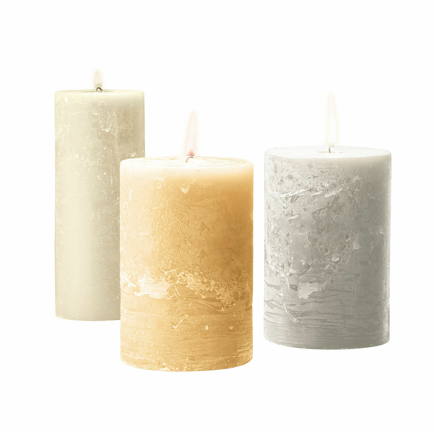 Tres velas de cera en beige, gris y crema con textura vintage para decoración interior