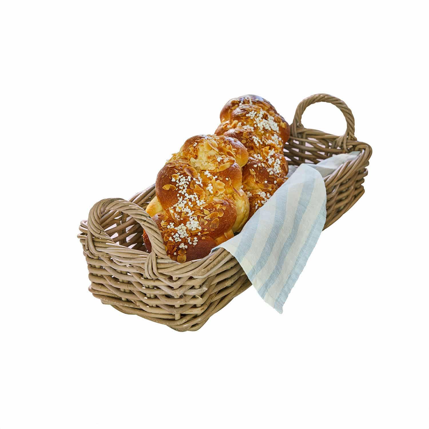 Cesta Balmis Cesta de mimbre con dos bollos dulces cubiertos de almendras y azúcar perlado
