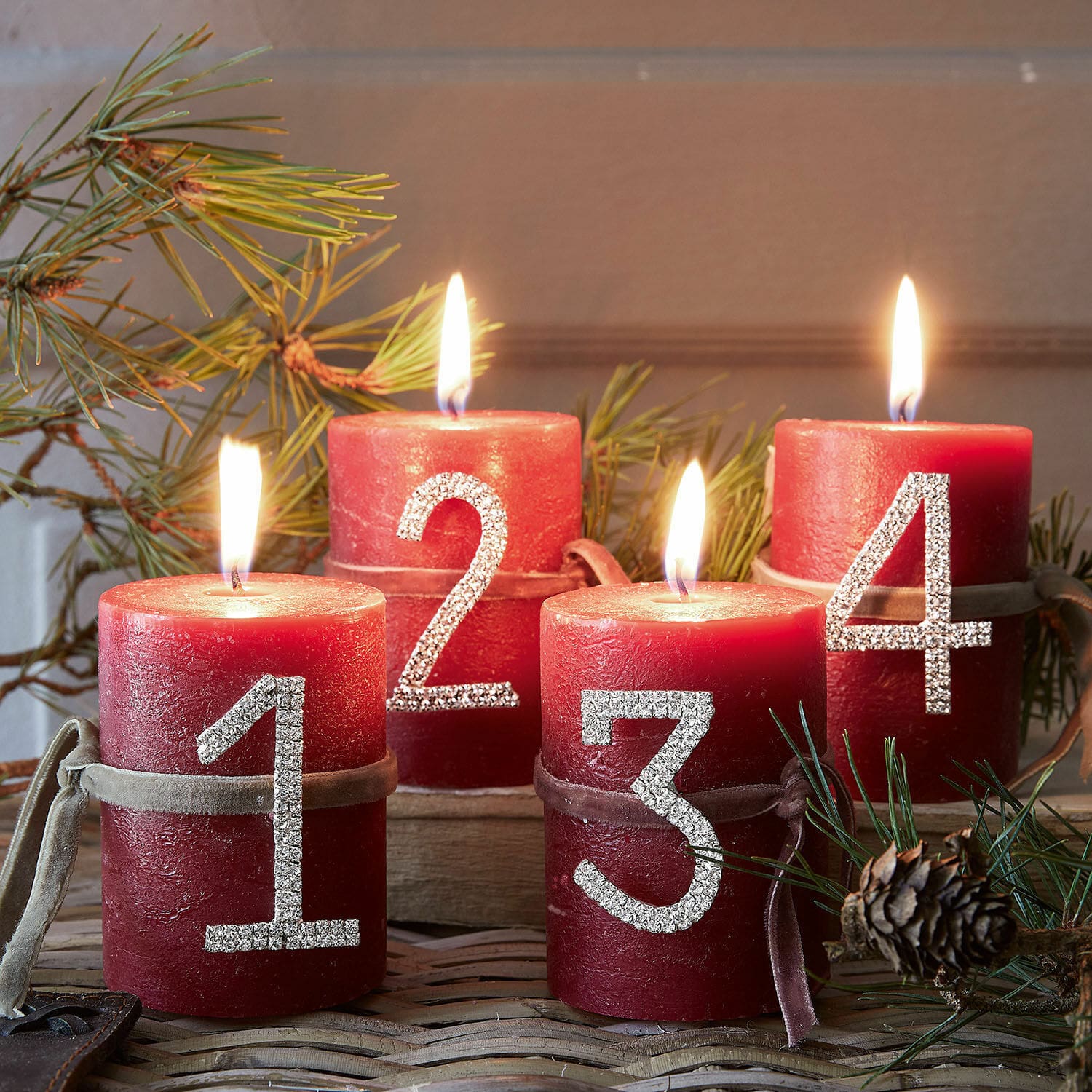 Set de 4 pines decorativos Nic