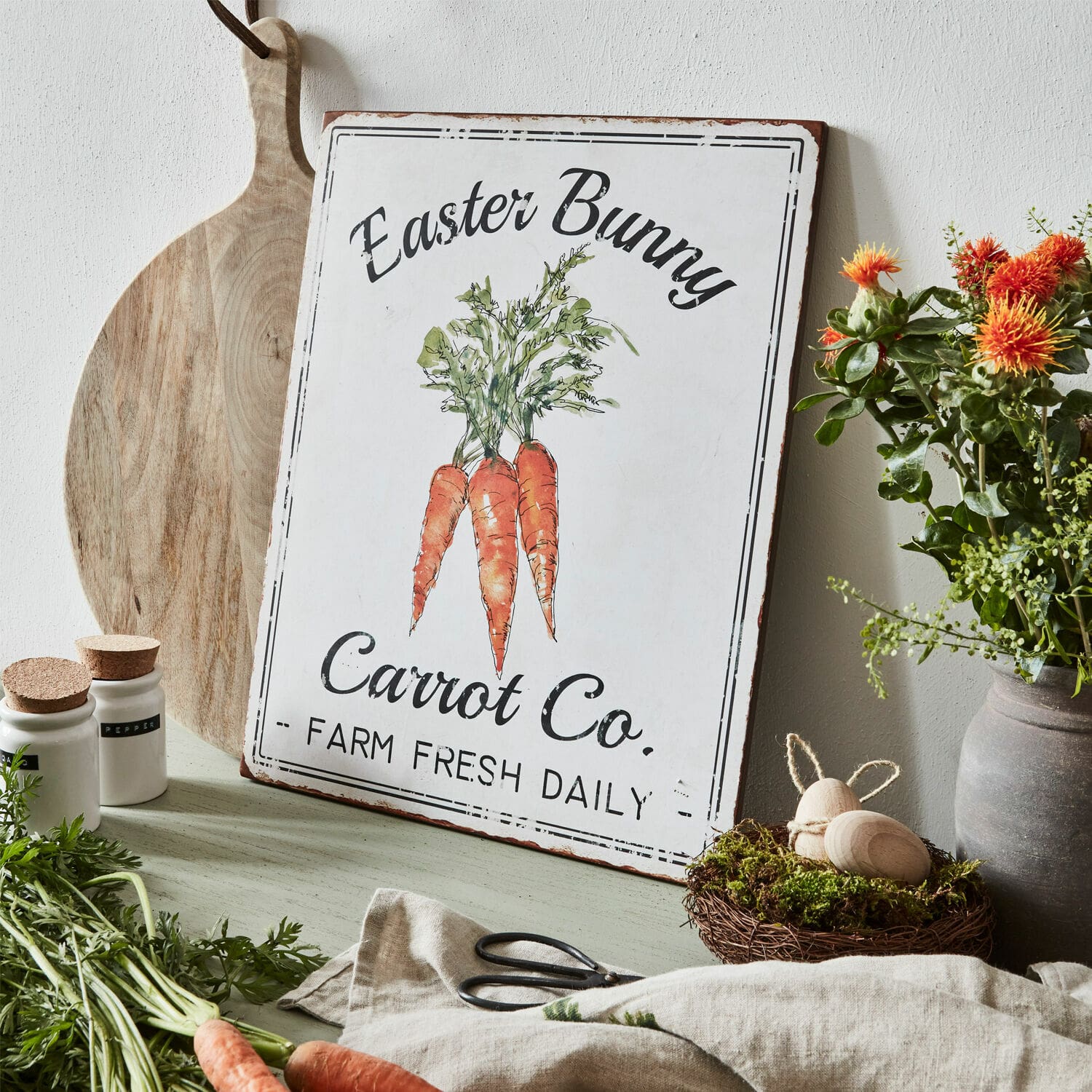 Cartel decorativo de metal con diseño de zanahorias y texto Easter Bunny Carrot Co. estilo rústico