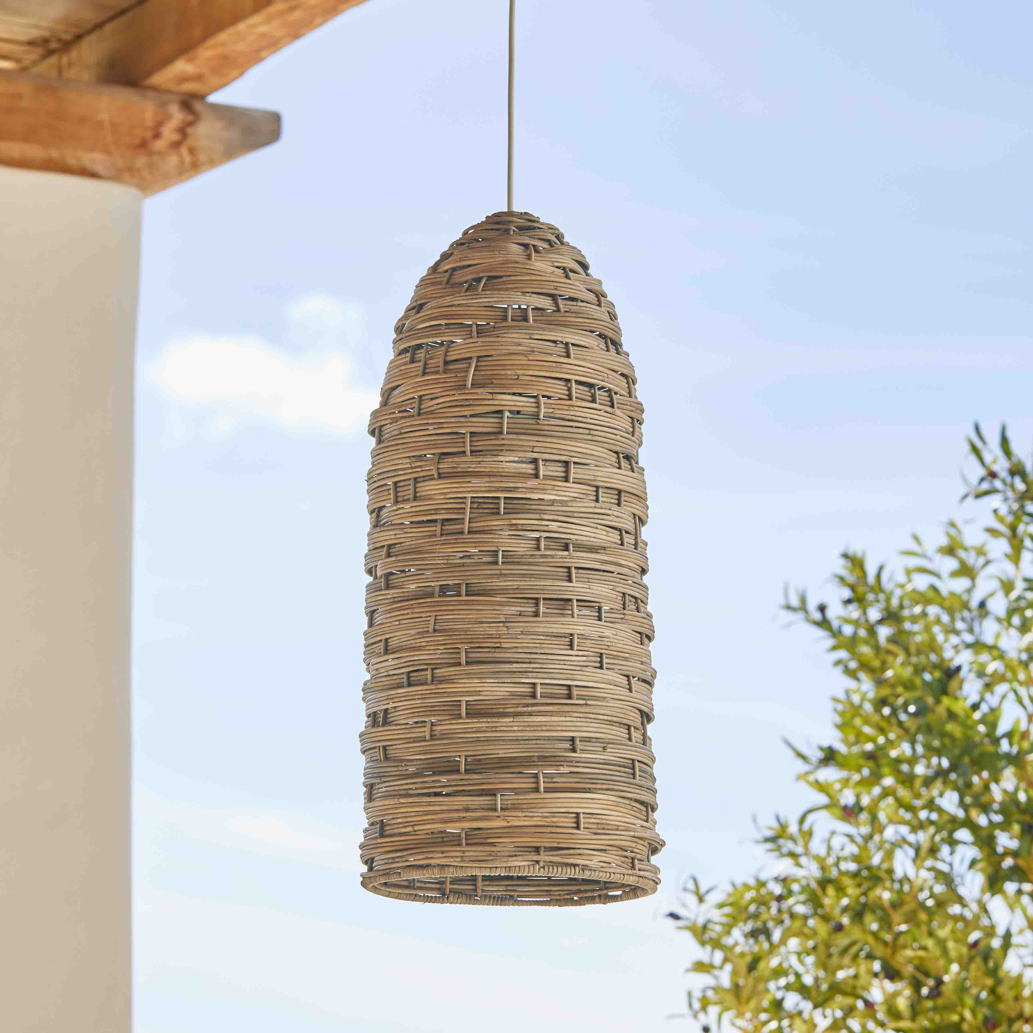 Lámpara colgante de ratán natural, perfecta para decoración interior y luz ambiental cálida