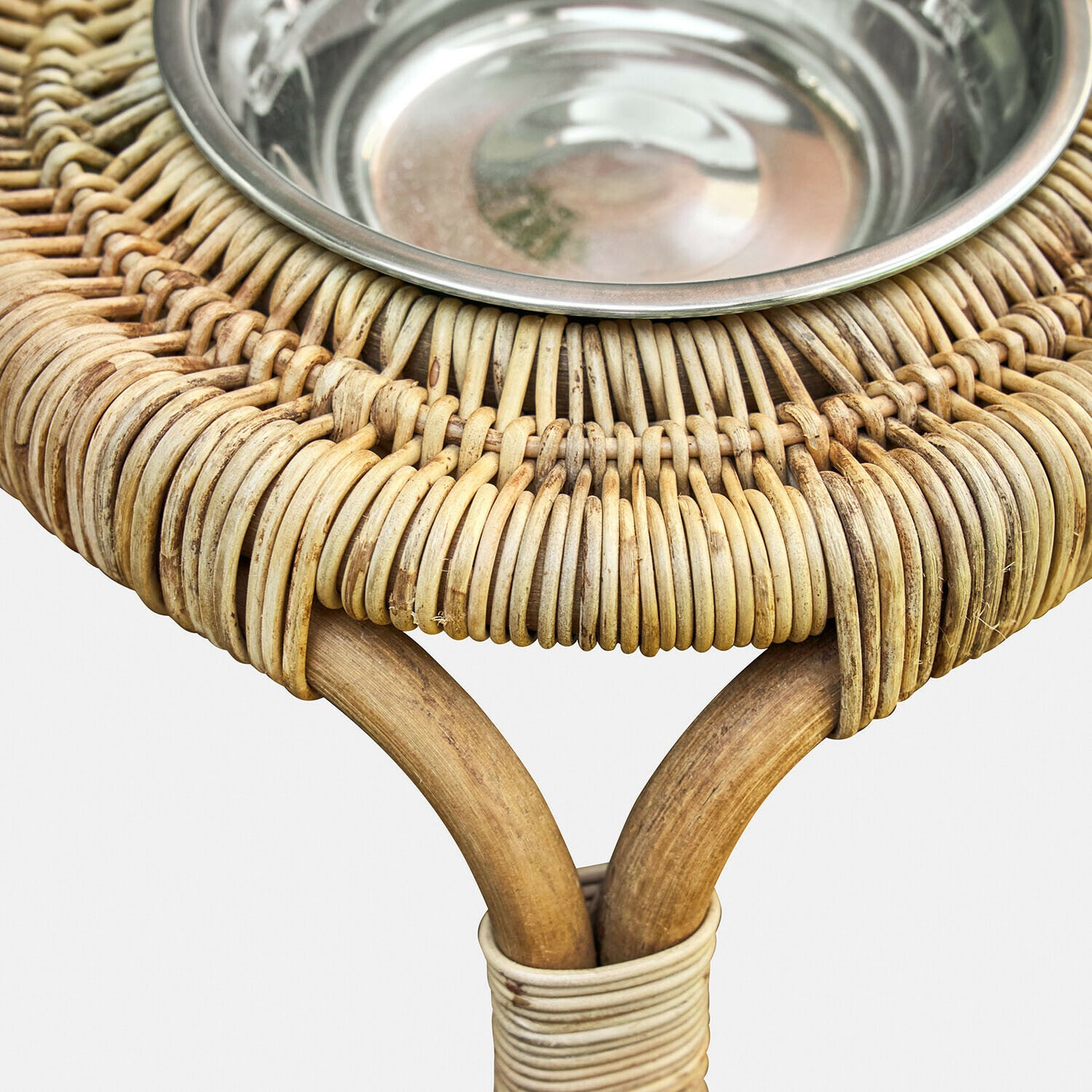 Comedero con soporte Petivas