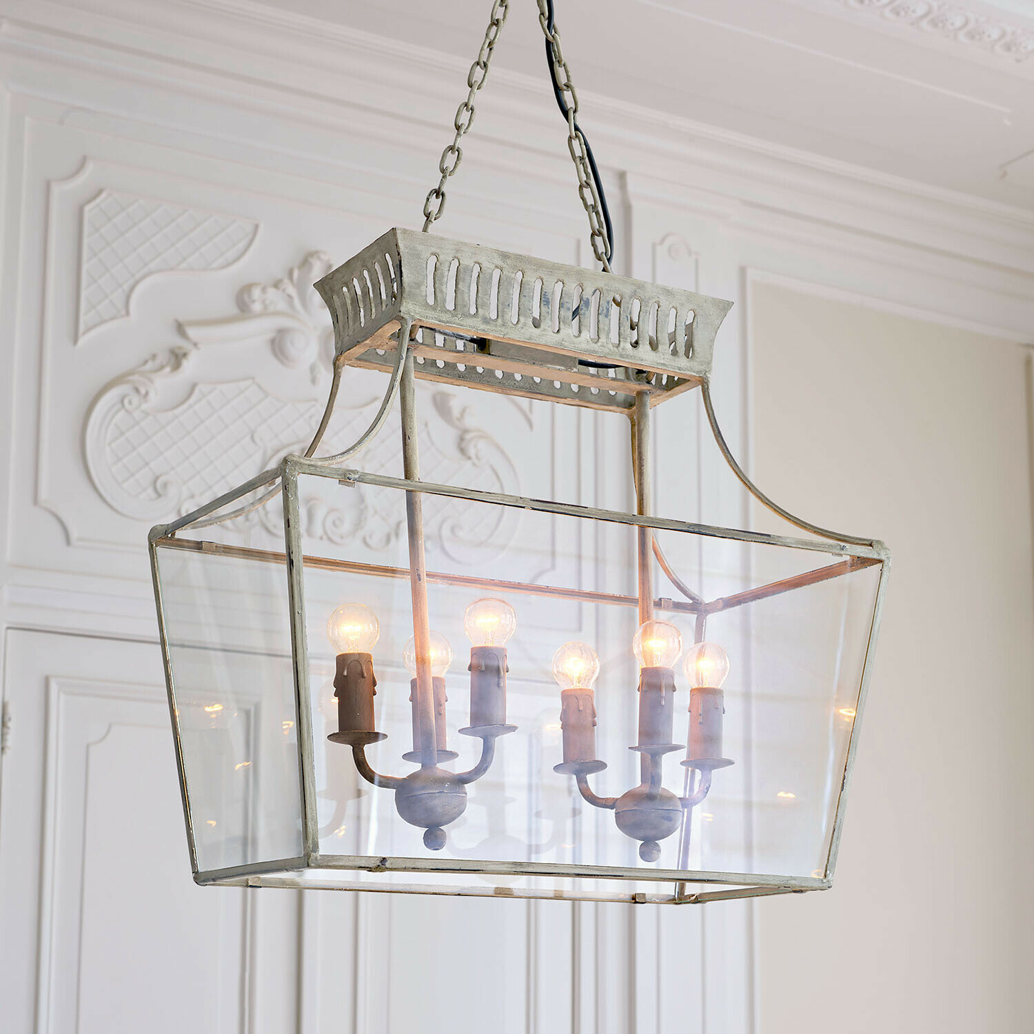 Lámpara colgante Sillas Lámpara colgante de metal y vidrio estilo vintage con seis bombillas, luminaria decorativa de techo