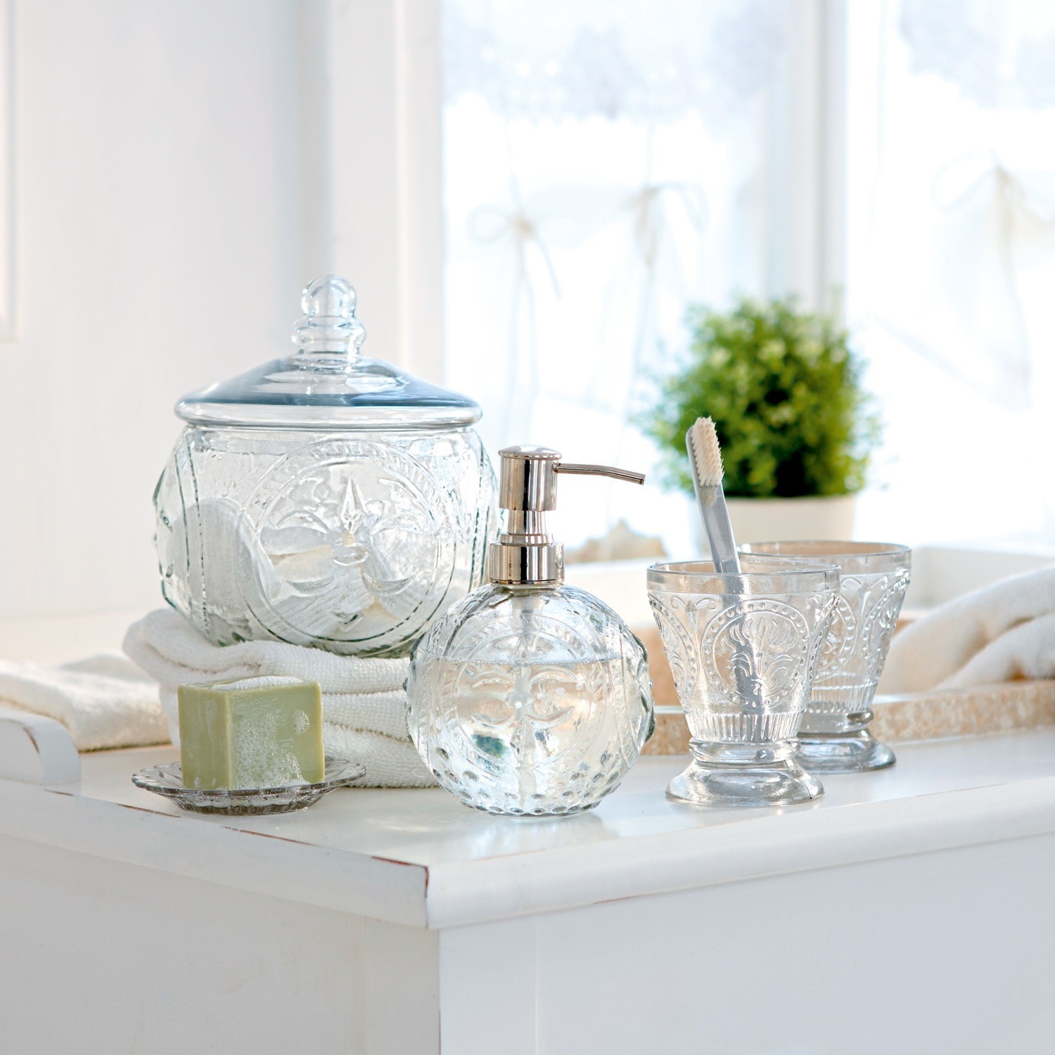 Set de baño Luton Juego de baño de vidrio transparente con dispensador y recipiente para jabón y cepillo de dientes
