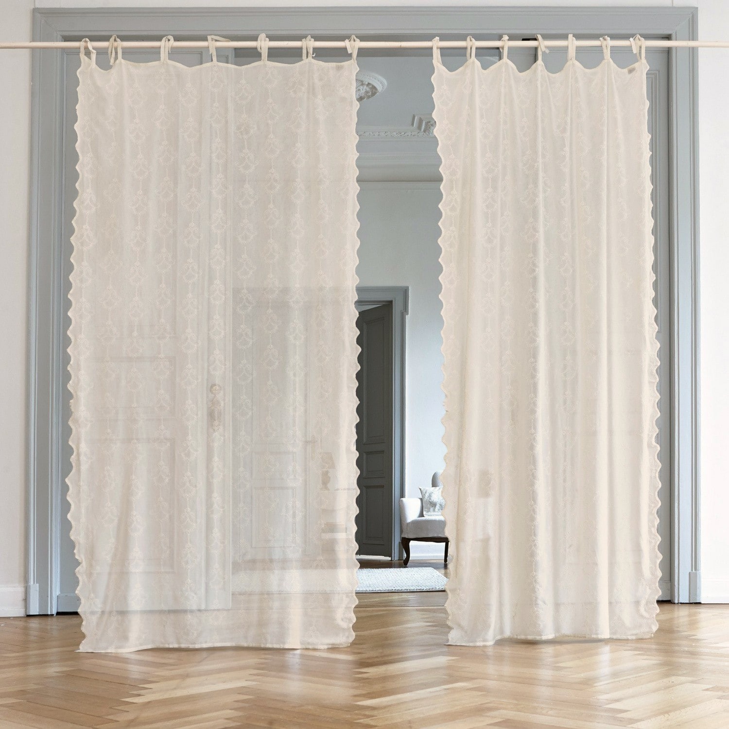 Cortina Faumont Cortinas translúcidas color crema con patrón delicado, hechas de tela ligera para decoración interior