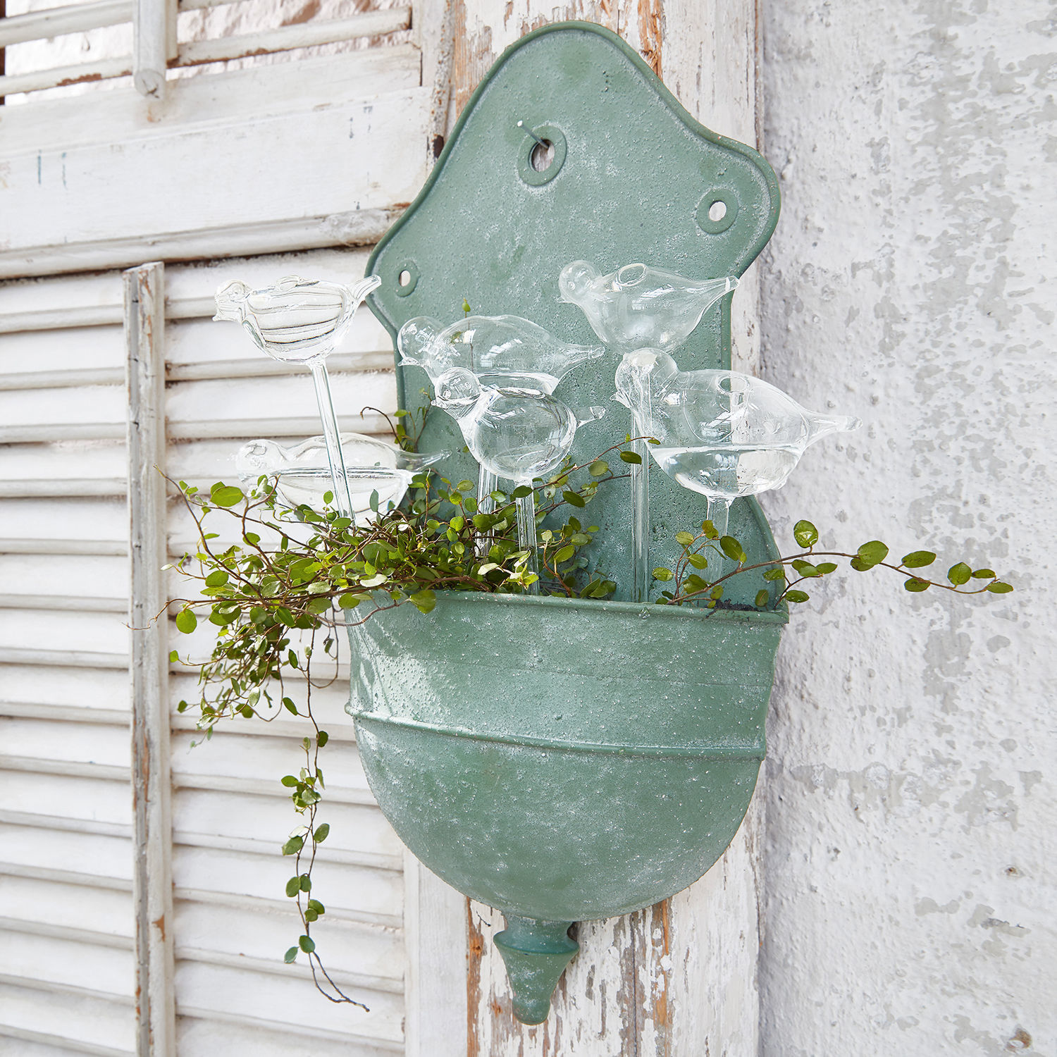 Fuente de pared Sedan