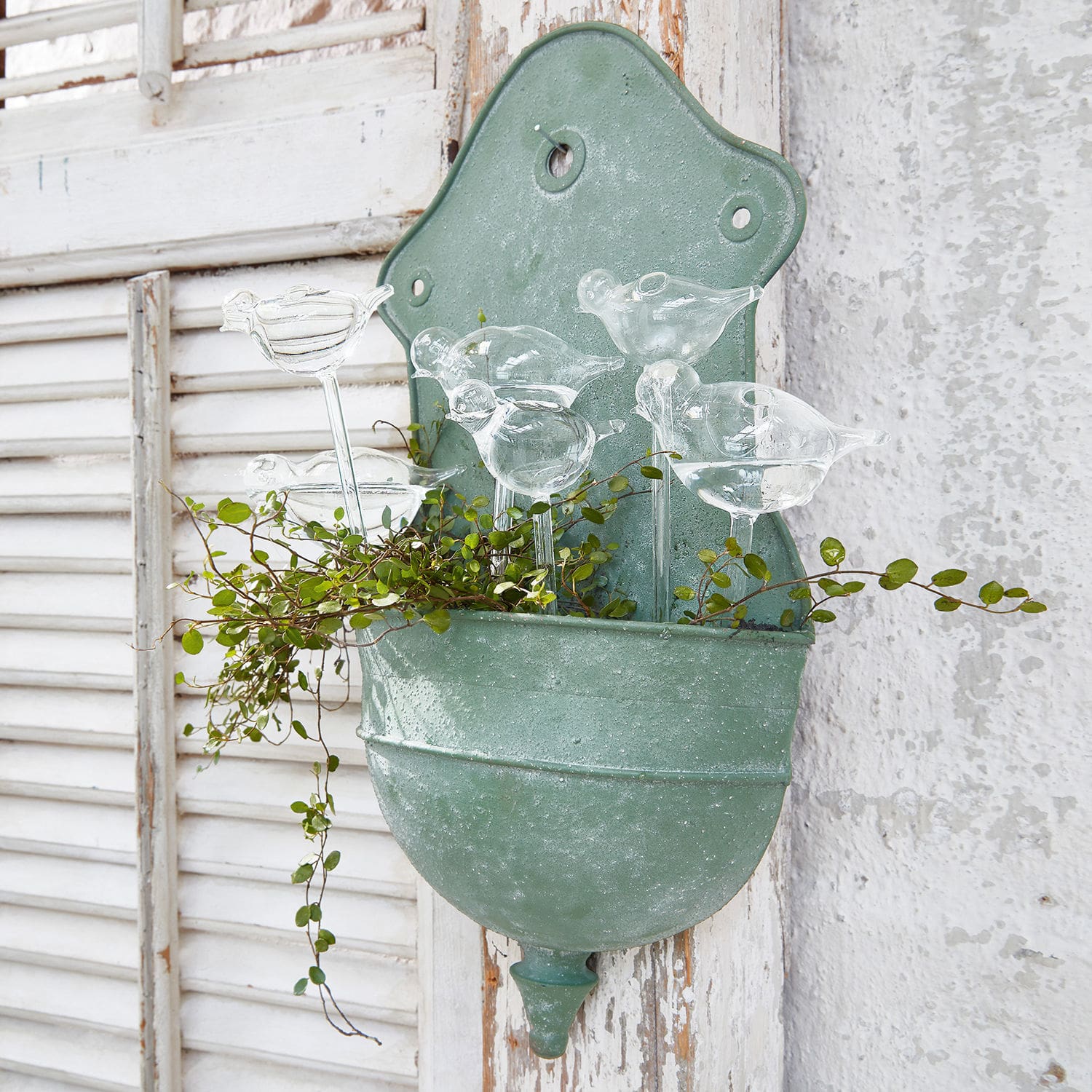 Fuente de pared Sedan
