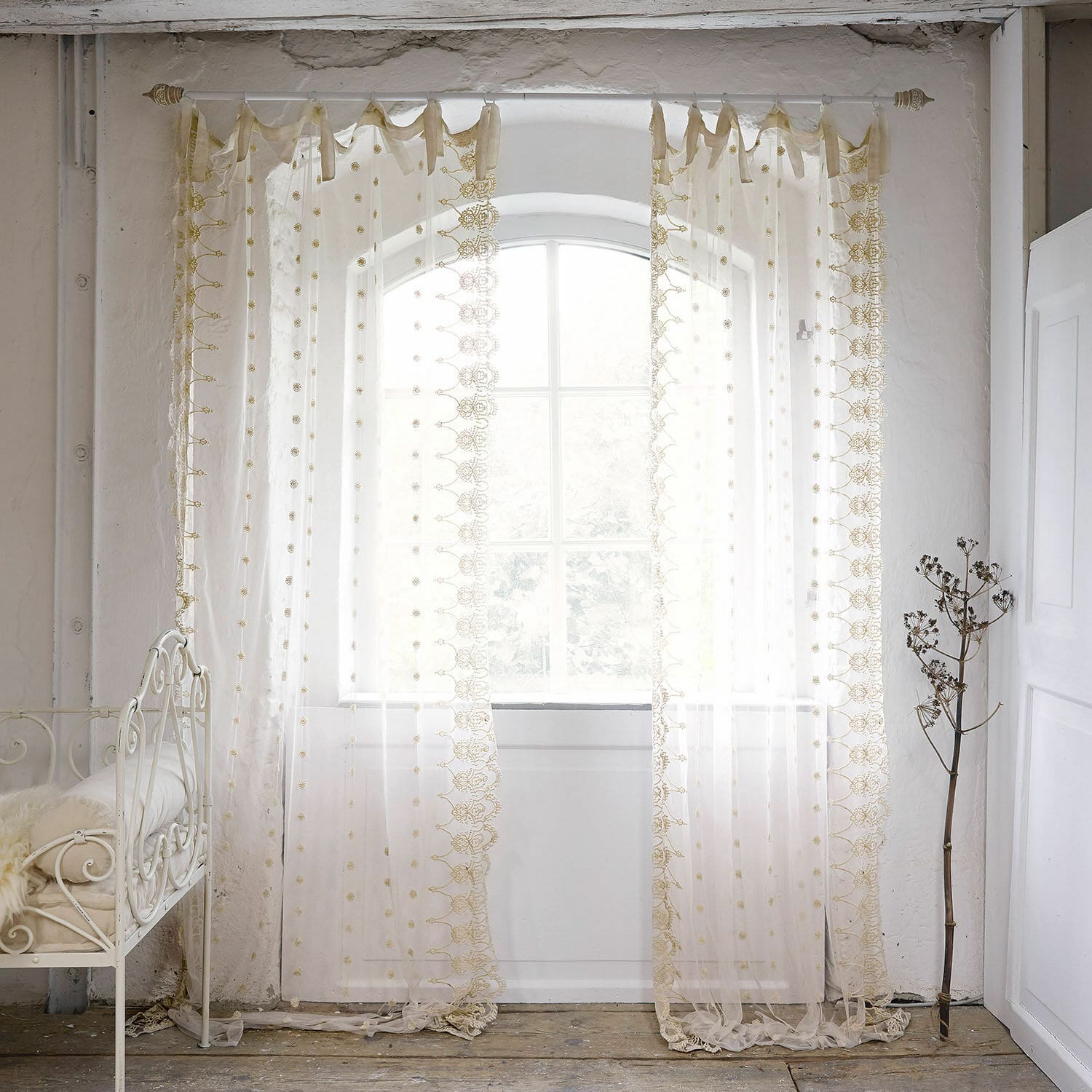 Cortina Elaisa Cortina transparente beige con encaje y bordado para decoración luminosa de ventana