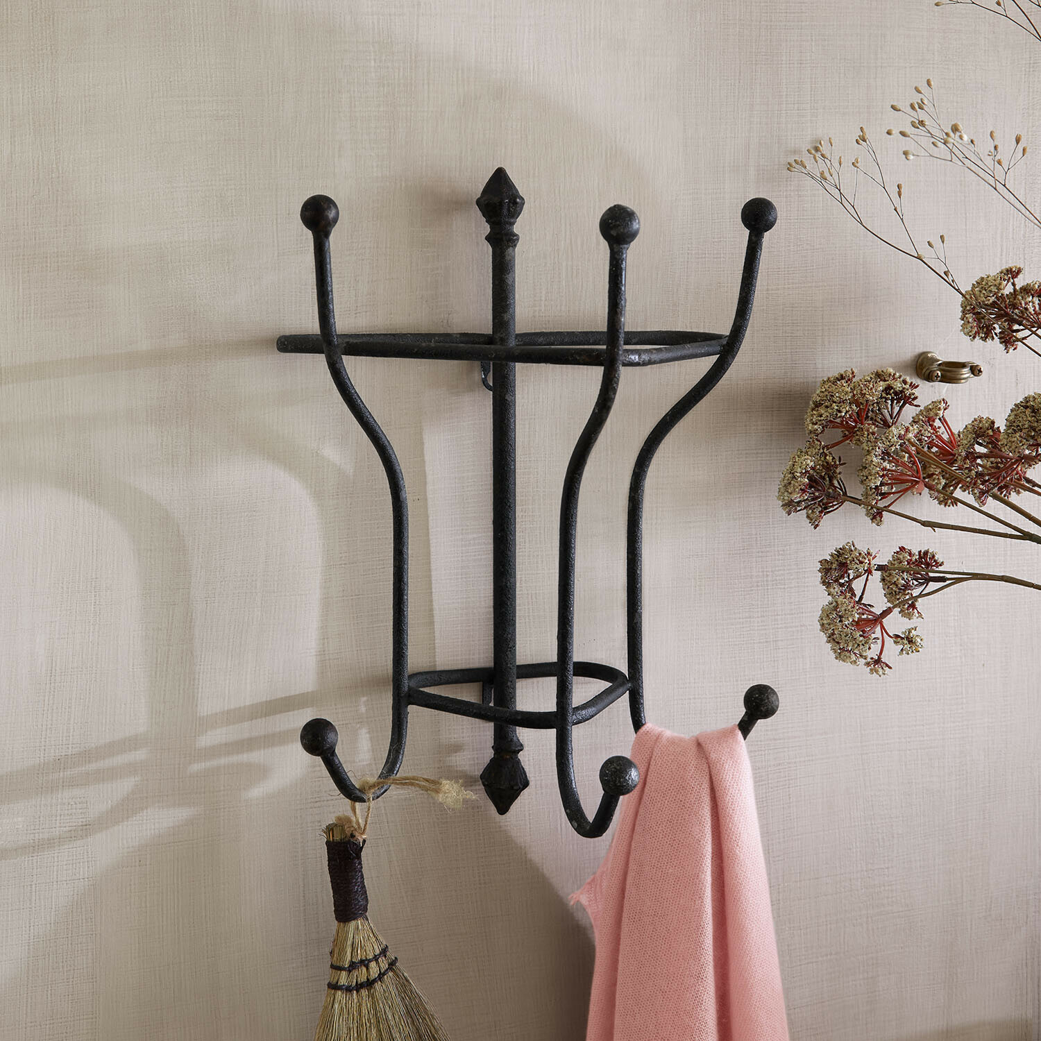 Perchero de pared Arnval Perchero de pared de metal negro con ganchos para ropa y accesorios en el recibidor