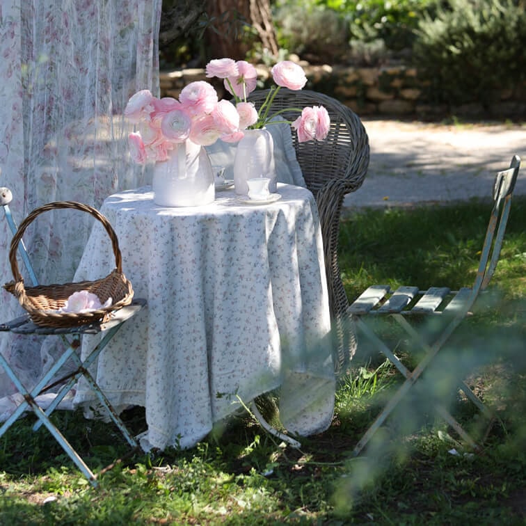 Un jardín lleno de romanticismo primaveral
