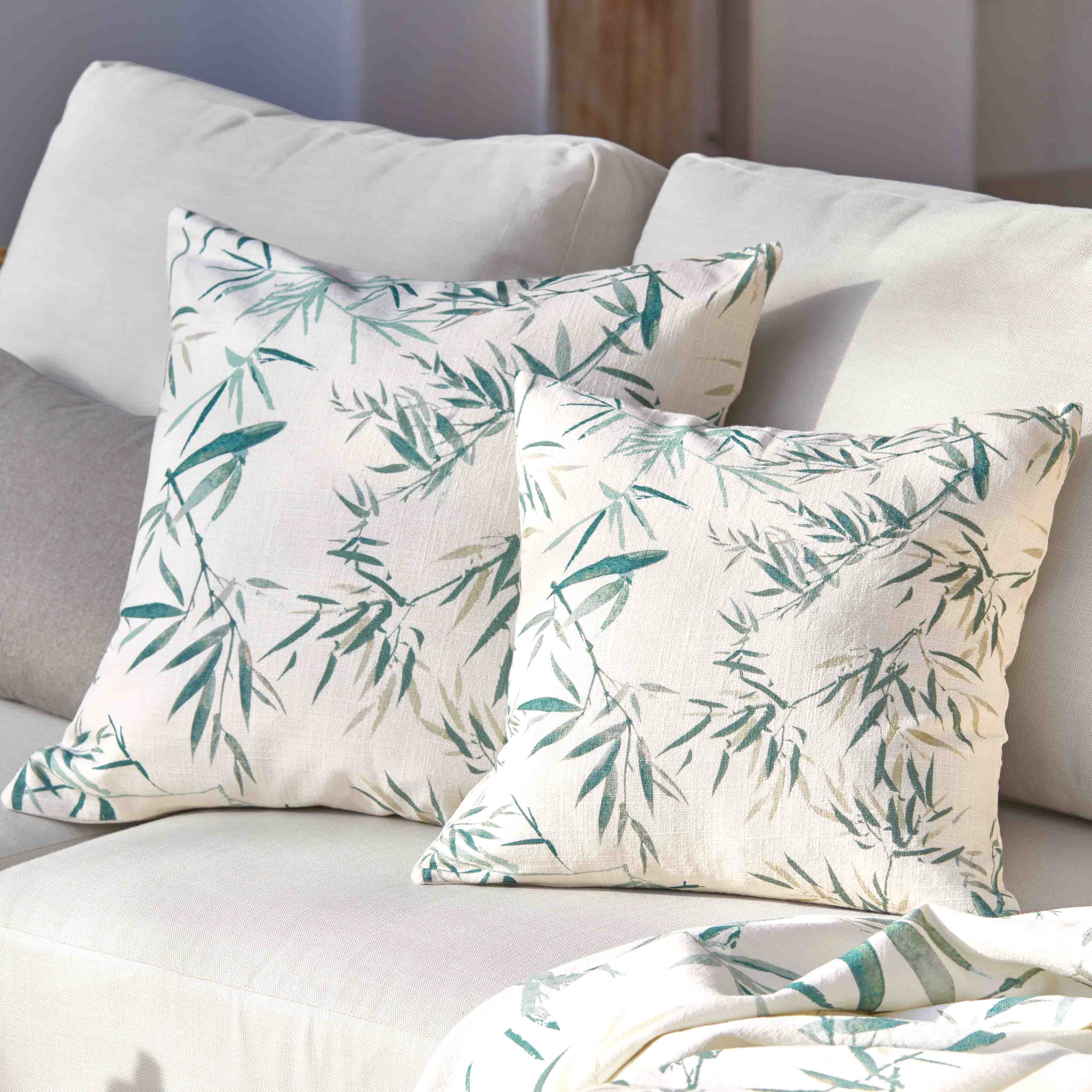 Cojines decorativos reversibles de algodón crema con estampado de hojas verdes, accesorios modernos para salón