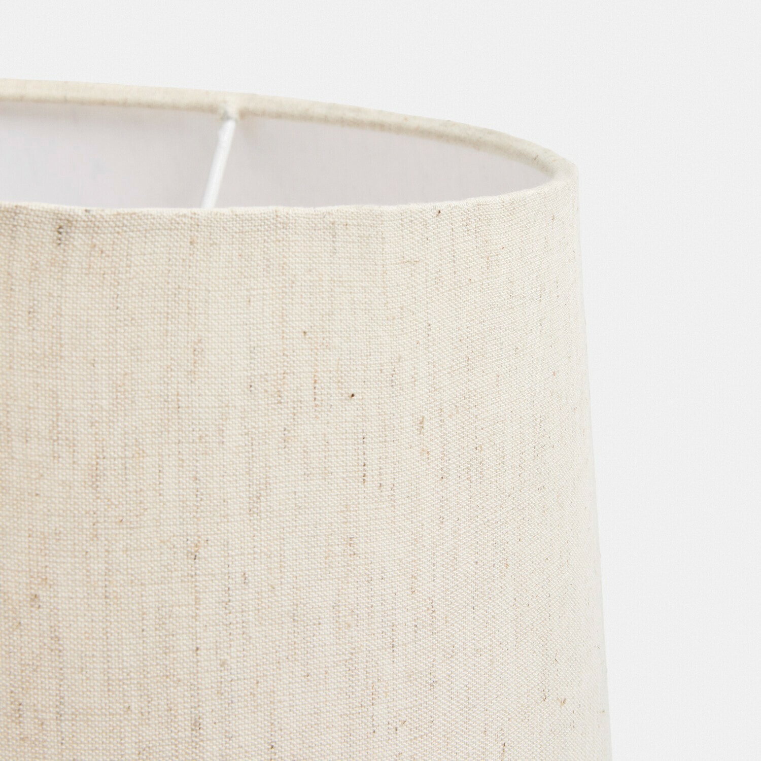 Lámpara de mesa Karvienne