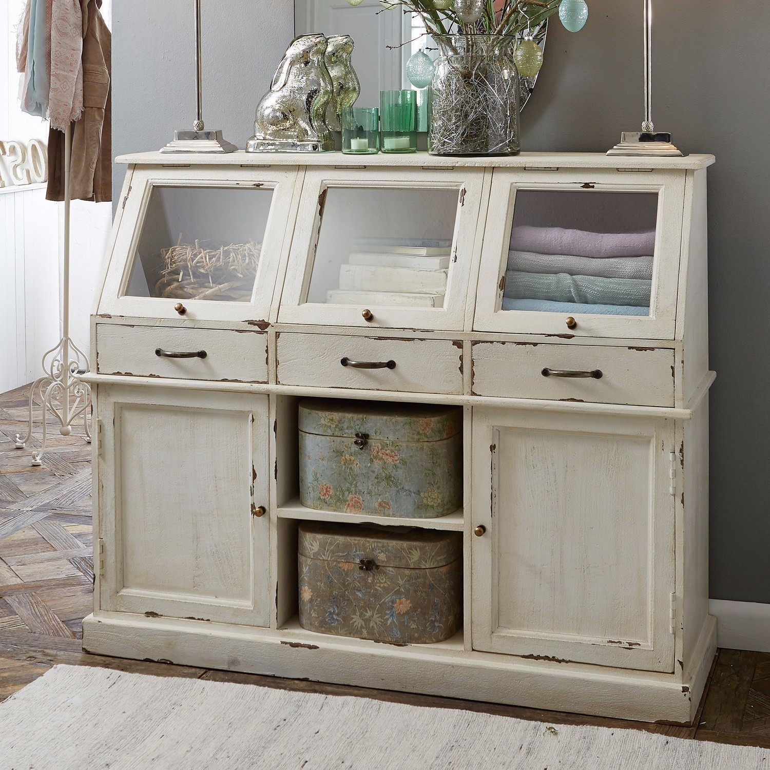Cómoda Bolquère Aparador blanco de madera con puertas de cristal y cajones en estilo vintage para almacenamiento