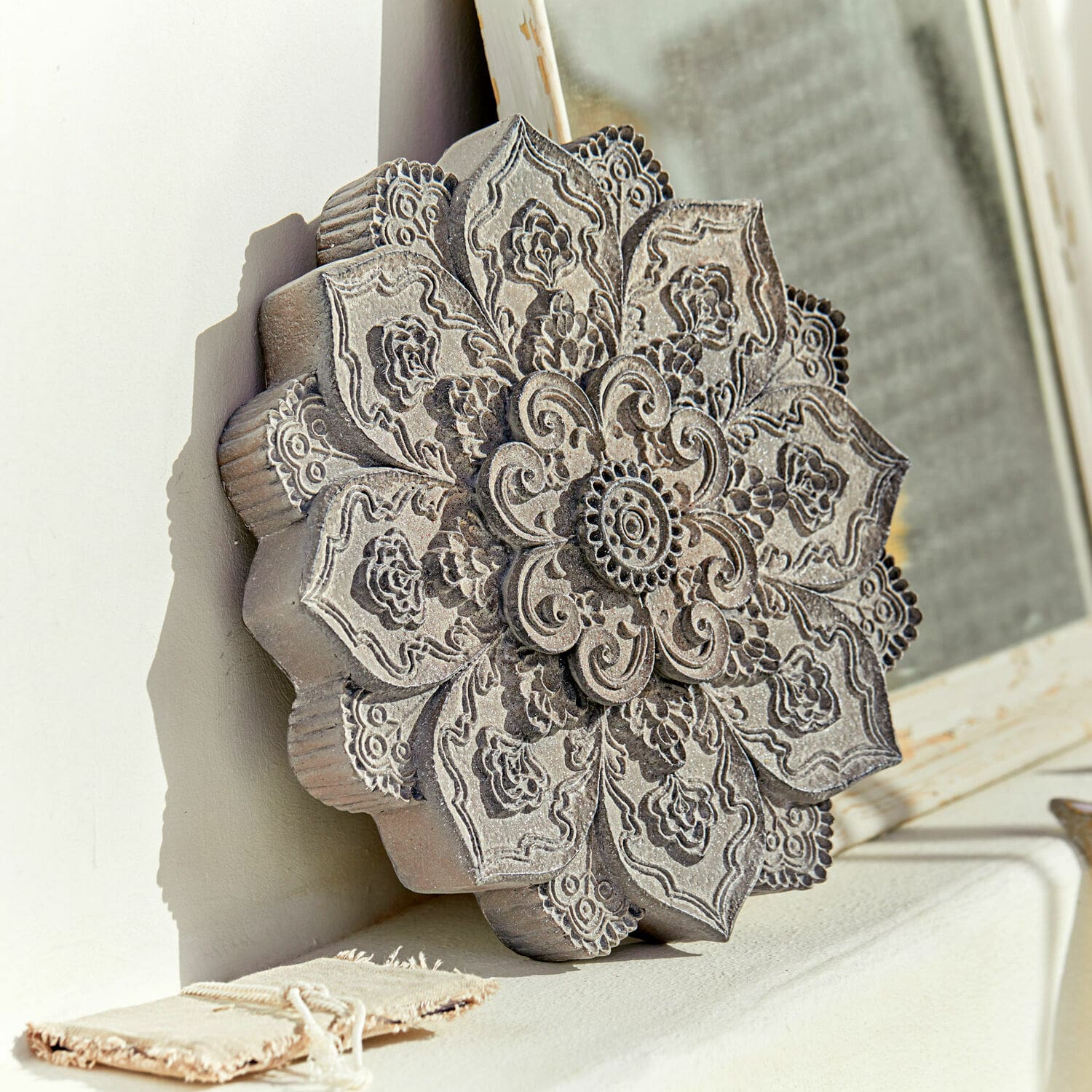 Adorno de pared Aubure Adorno decorativo de madera gris con diseño floral, ideal para interiores y decoración de paredes