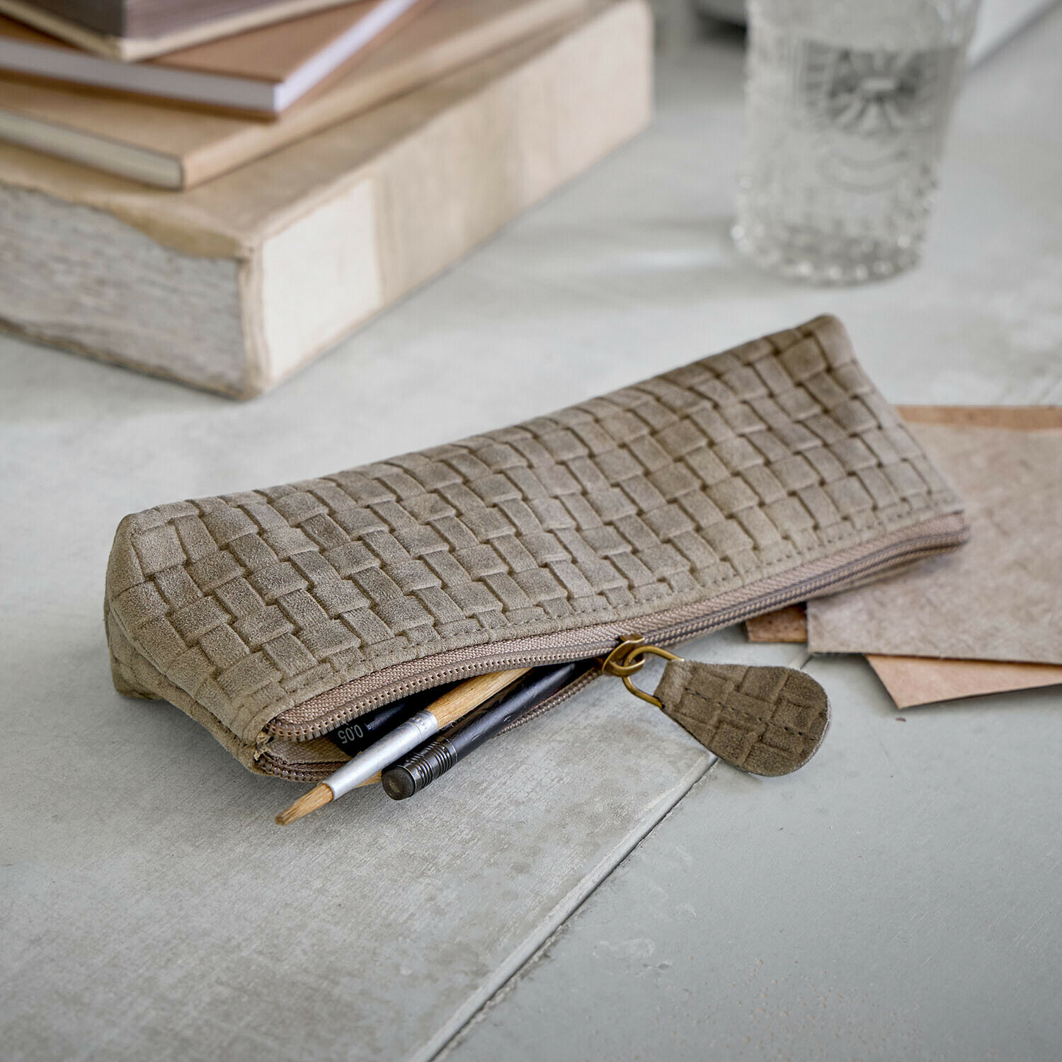 Estuche Nivelles